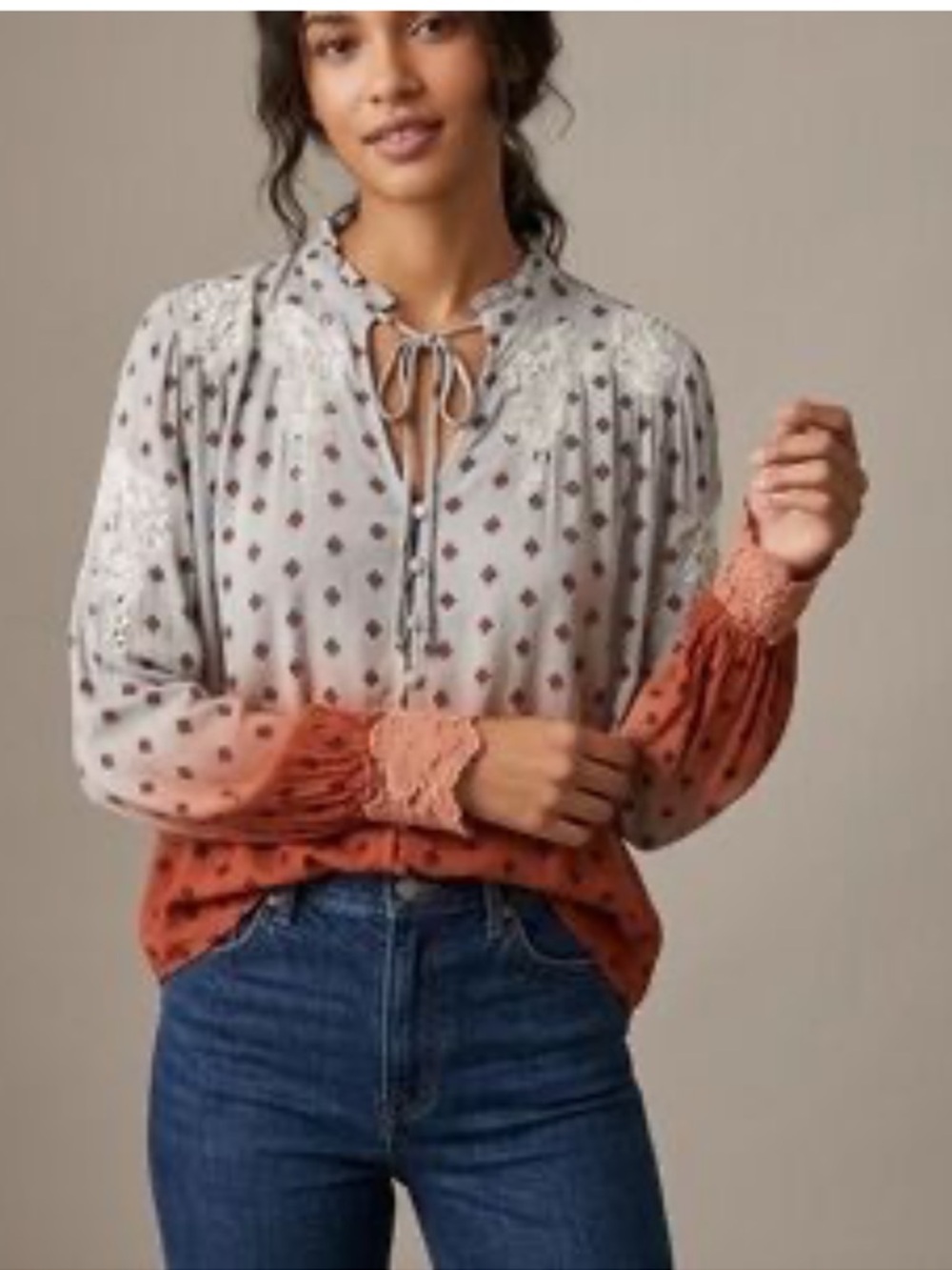 Gimmicks by BKE blouse Large ombre lace